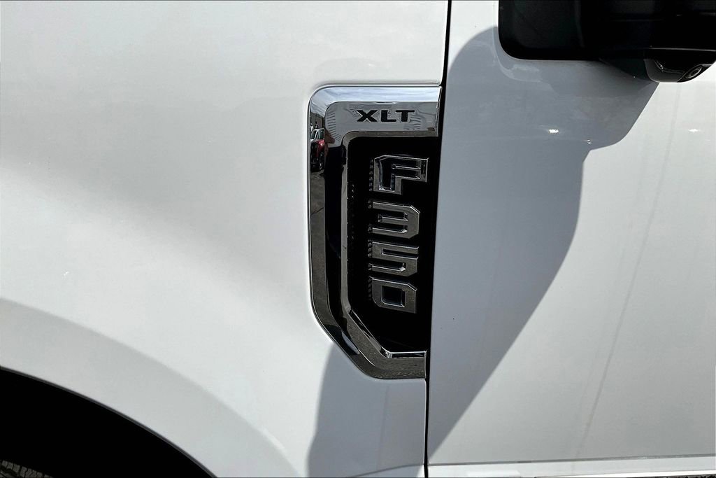 Used 2019 Ford F350 XLT w/ XLT Premium Package AWD/4WD image 29