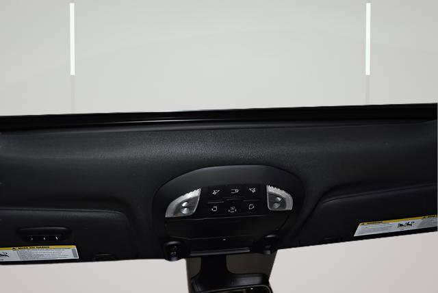 New 2026 Chrysler Pacifica Select AWD/4WD image 22