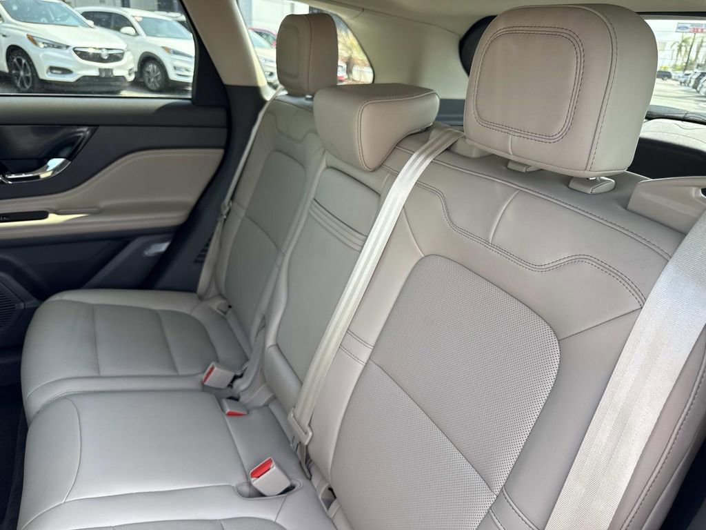 Certified 2022 Lincoln Corsair FWD w/ Equipment Group 101A image 14