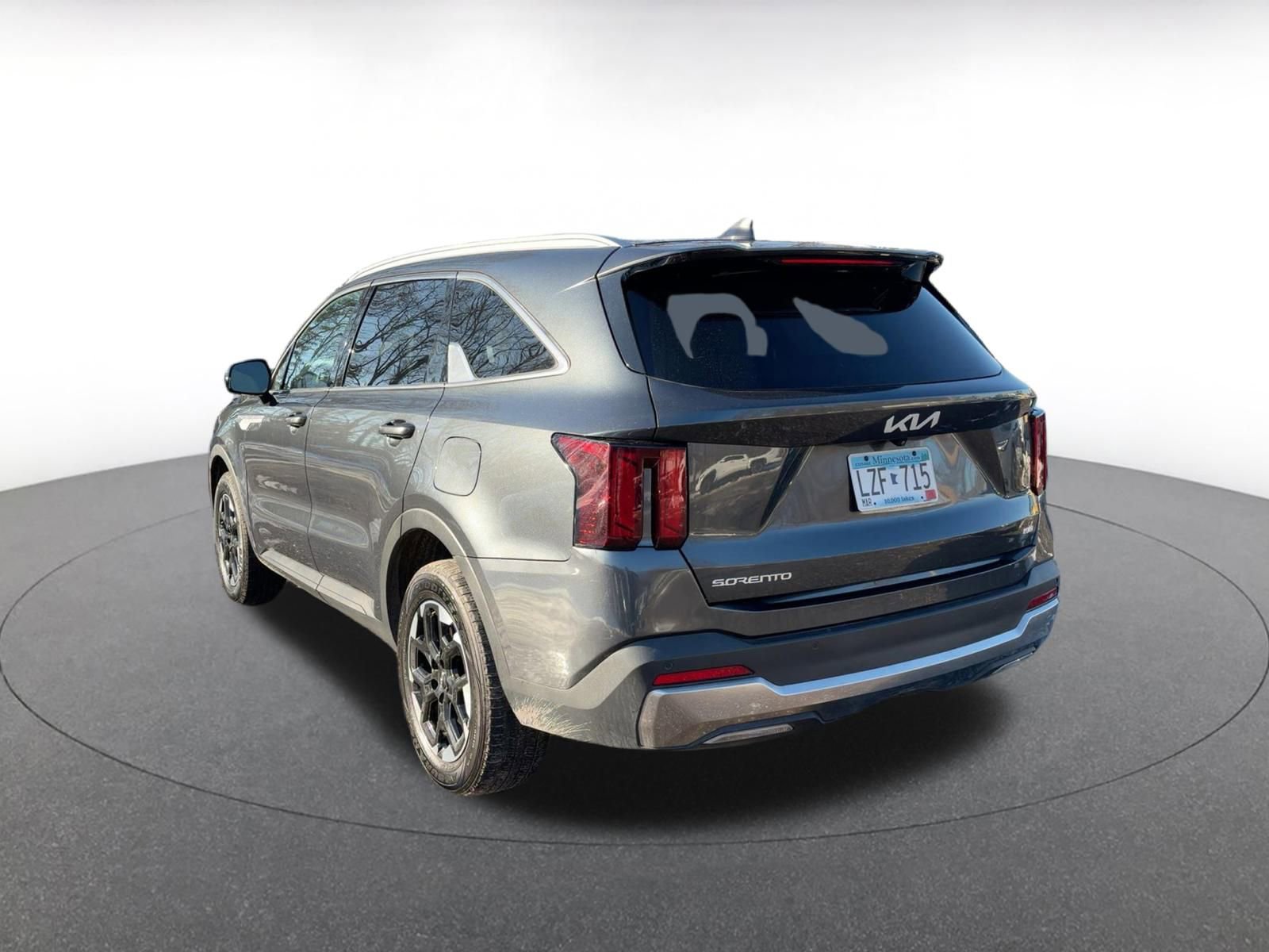 Used 2024 Kia Sorento S image 7