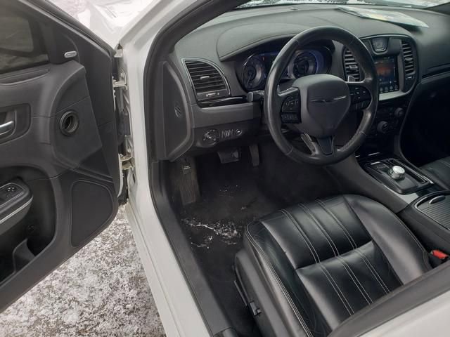 Used 2019 Chrysler 300 S image 9