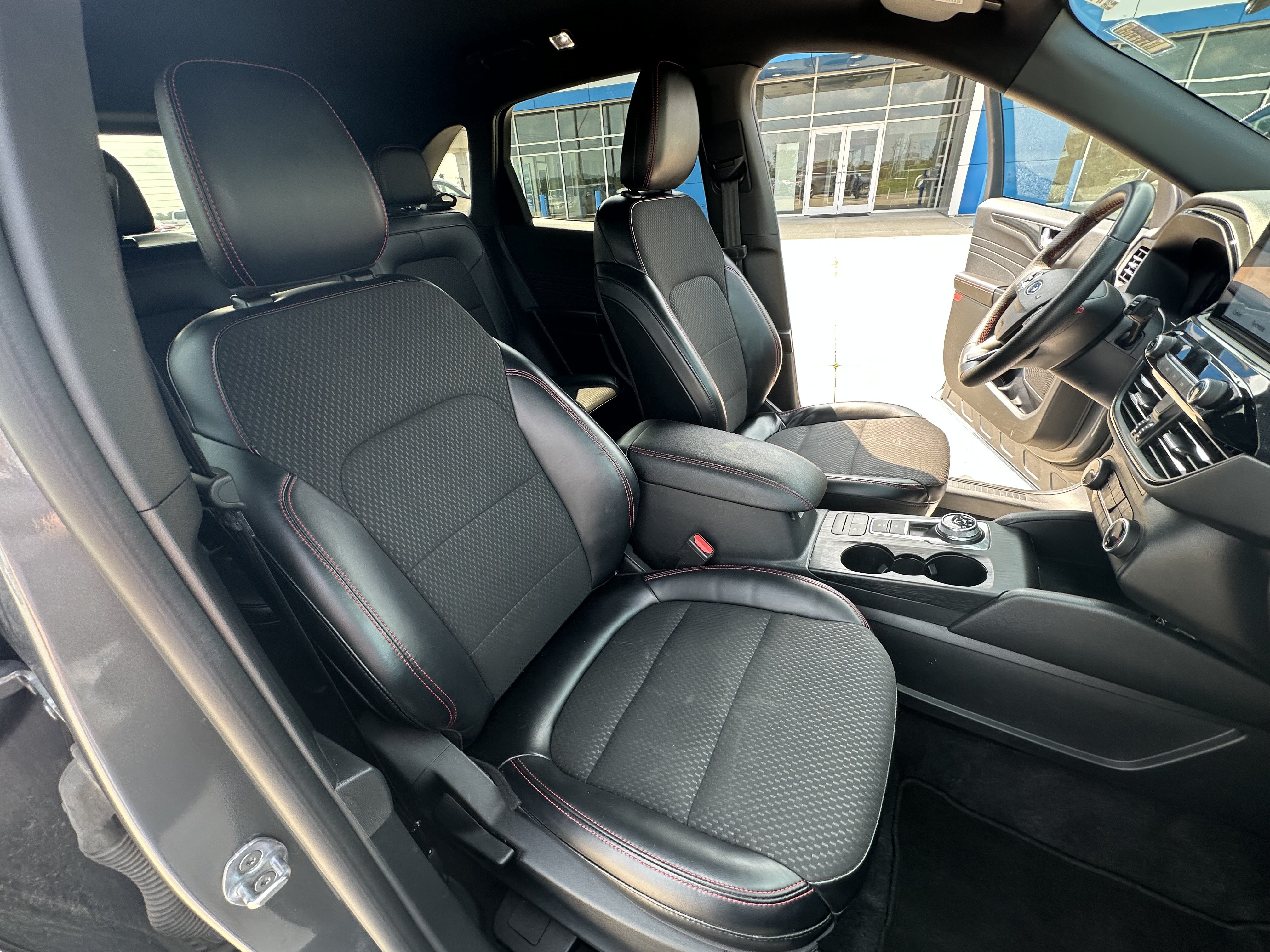 Used 2024 Ford Escape ST-Line AWD/4WD image 31
