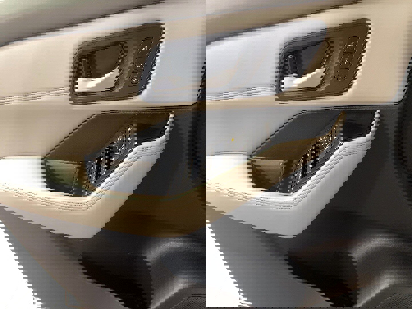 Used 2023 Nissan Rogue SL w/ SL Premium Package image 15