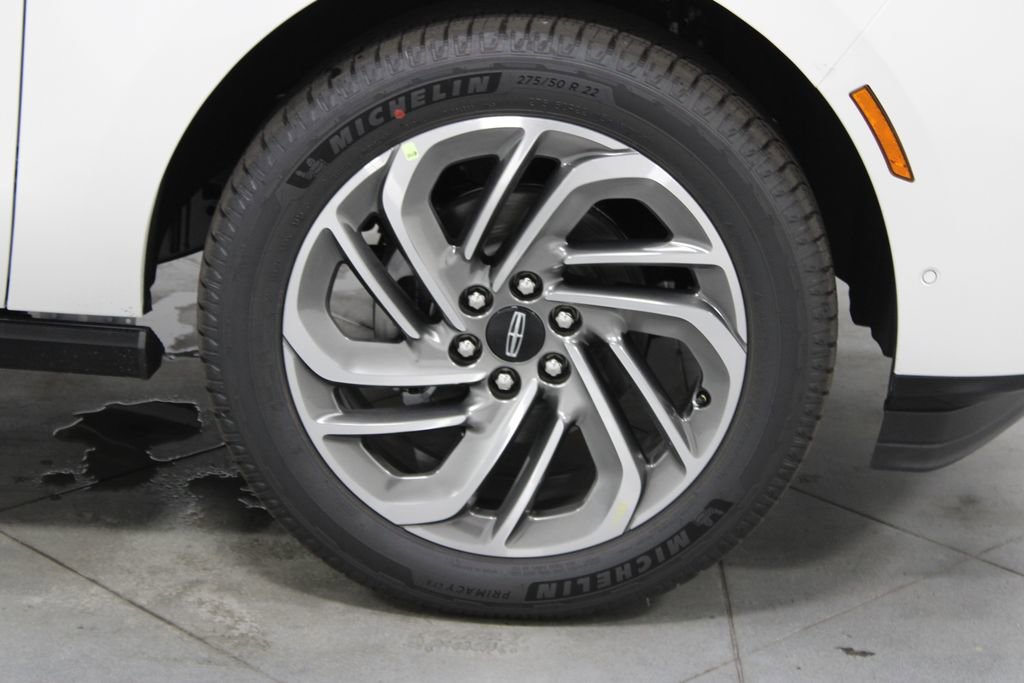 New 2025 Lincoln Navigator Reserve image 13