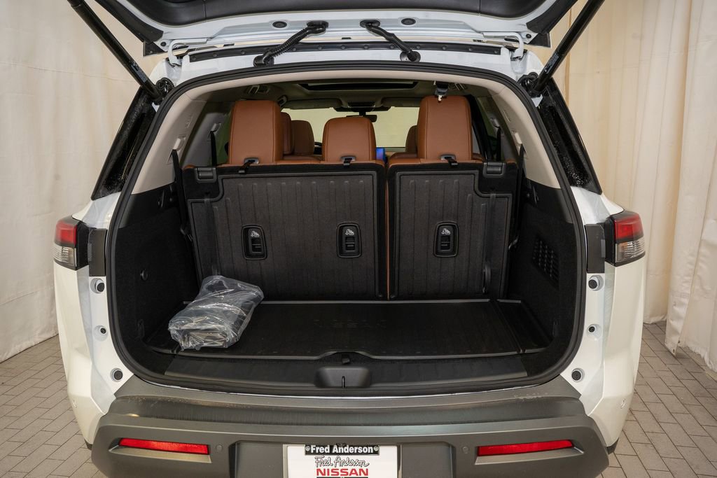 New 2026 Nissan Pathfinder Platinum image 6