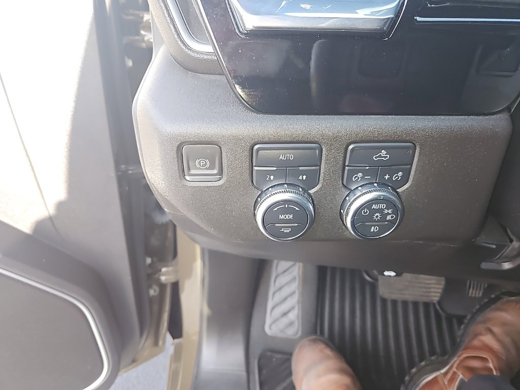 Used 2024 GMC Sierra 1500 Elevation image 17