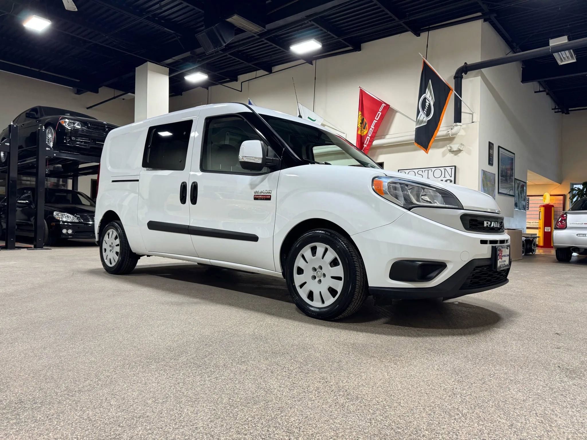 Used 2019 RAM ProMaster City Tradesman SLT image 2