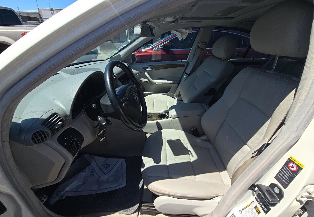 Used 2007 Mercedes-Benz C 230 Sedan image 9