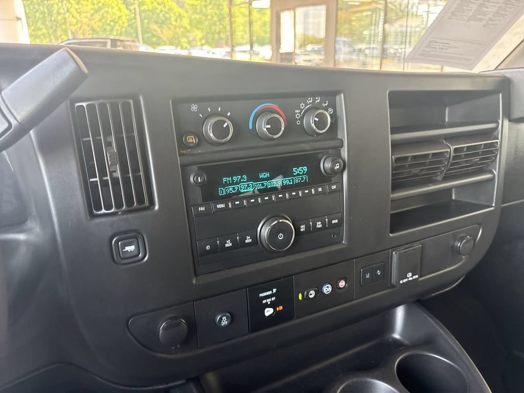 Used 2020 Chevrolet Express 3500 LT w/ LT Preferred Equipment Group RWD image 13