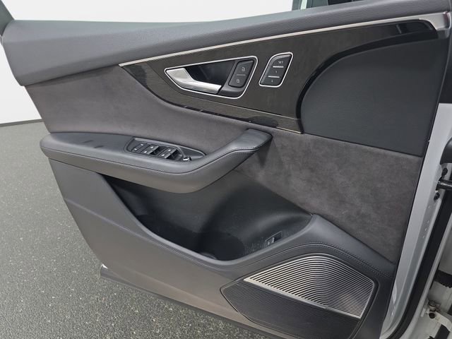 Used 2019 Audi Q7 3.0T Prestige w/ Prestige Package AWD/4WD image 26