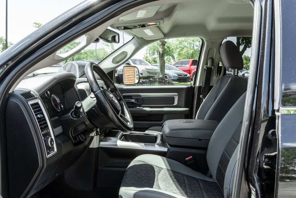 Used 2016 RAM 1500 Classic SLT w/ SLT Plus D←cor Group AWD/4WD image 22