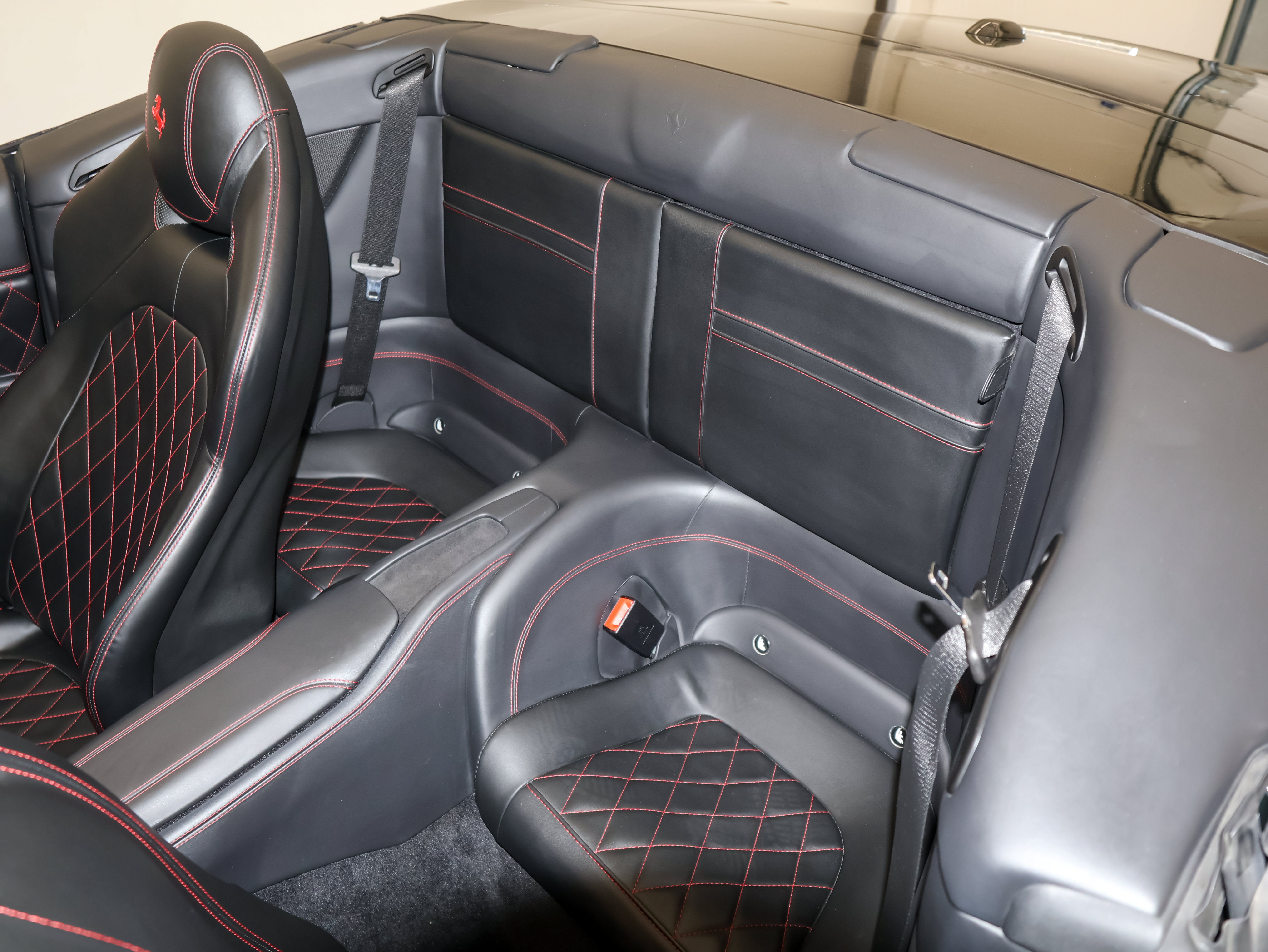 Used 2017 Ferrari California T RWD image 21