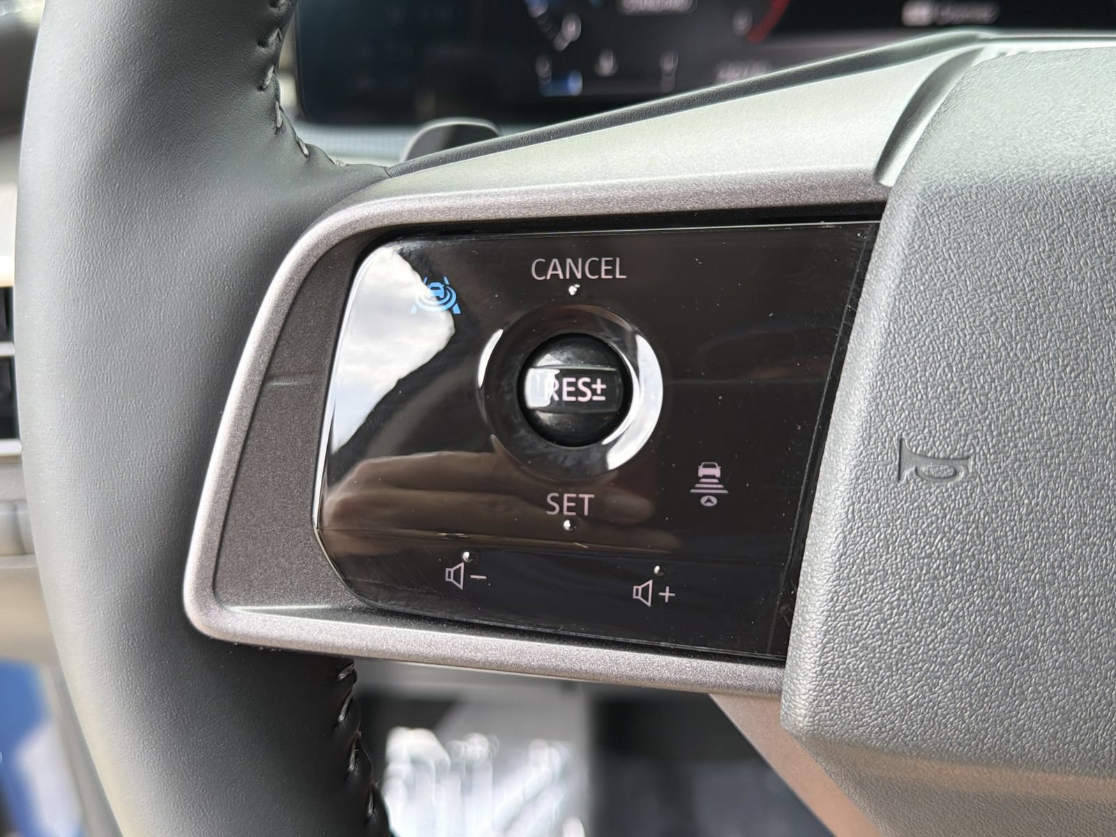 Certified 2025 Nissan Murano SL w/ Cargo Package AWD/4WD image 15