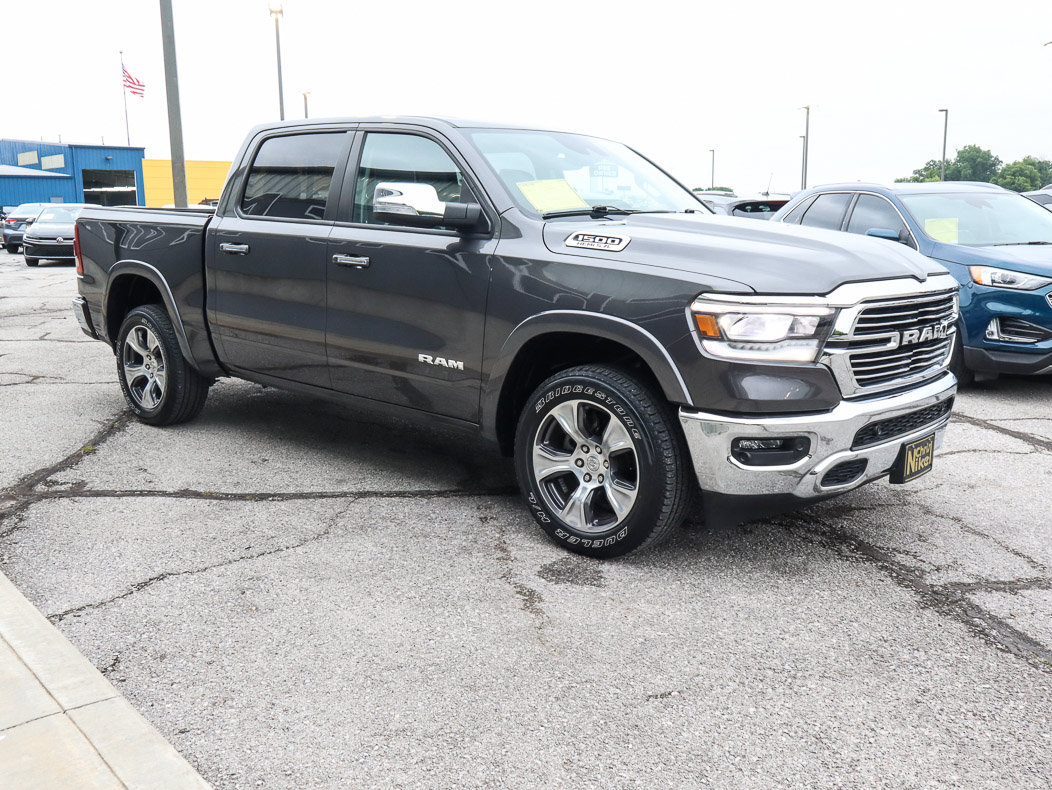 Used 2022 RAM 1500 Laramie AWD/4WD image 3