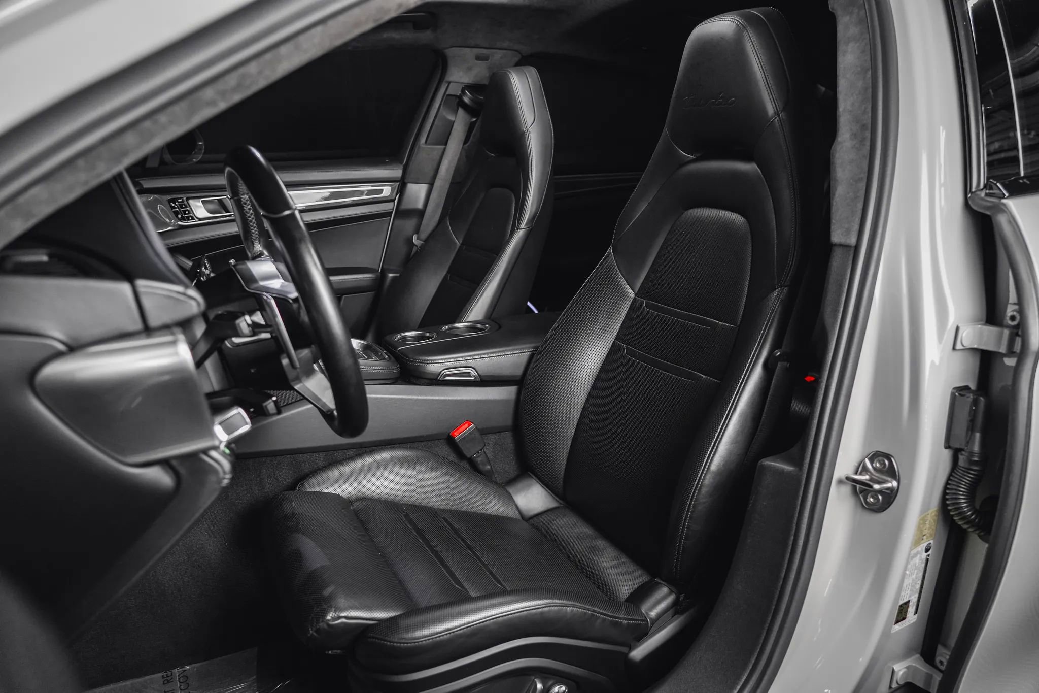 Used 2017 Porsche Panamera Turbo image 43