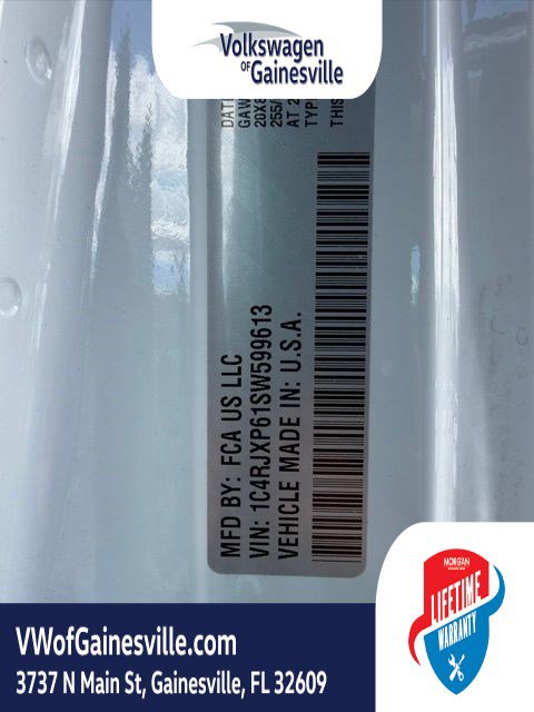 Used 2025 Jeep Wrangler Sahara w/ Safety Group image 29