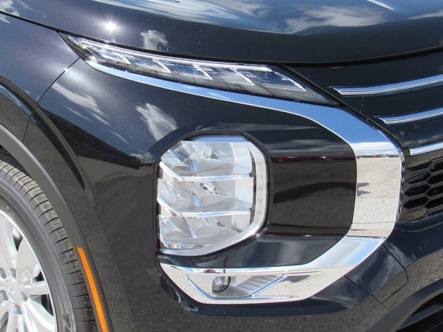 New 2026 Mitsubishi Outlander ES image 9