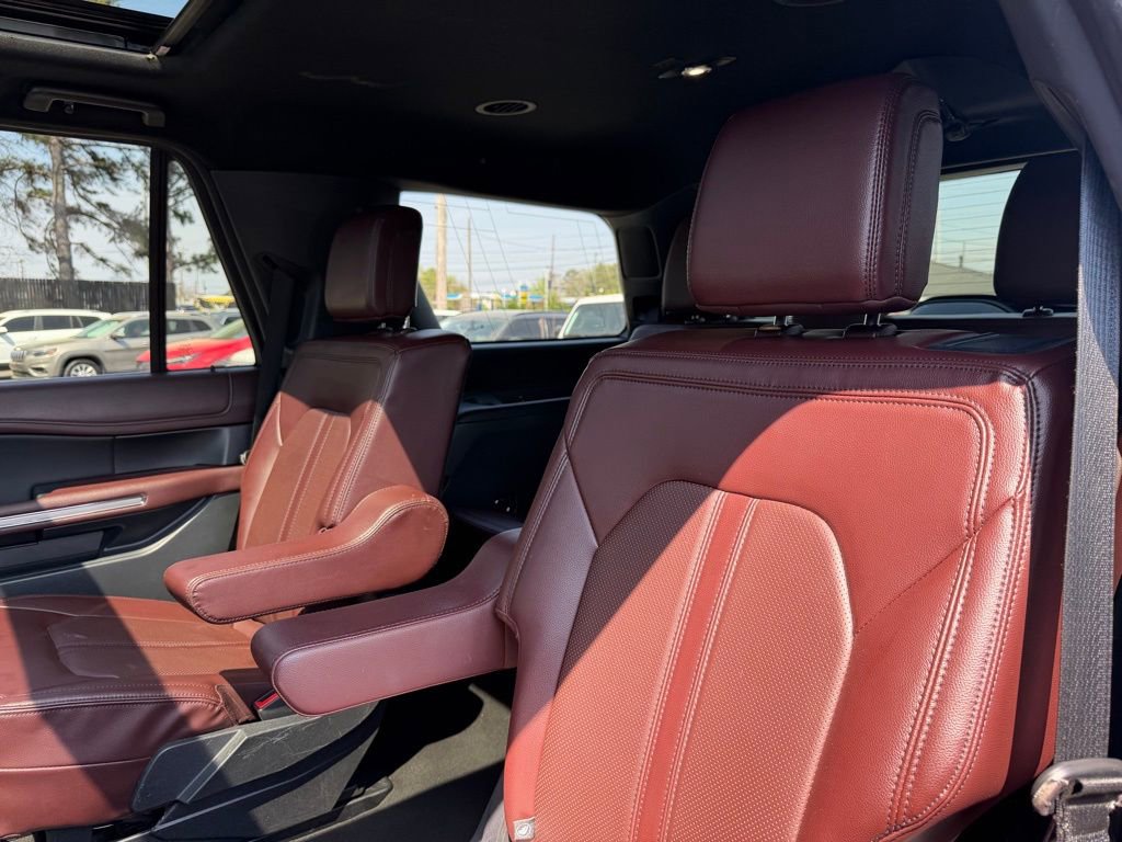 Used 2023 Ford Expedition Limited AWD/4WD image 23