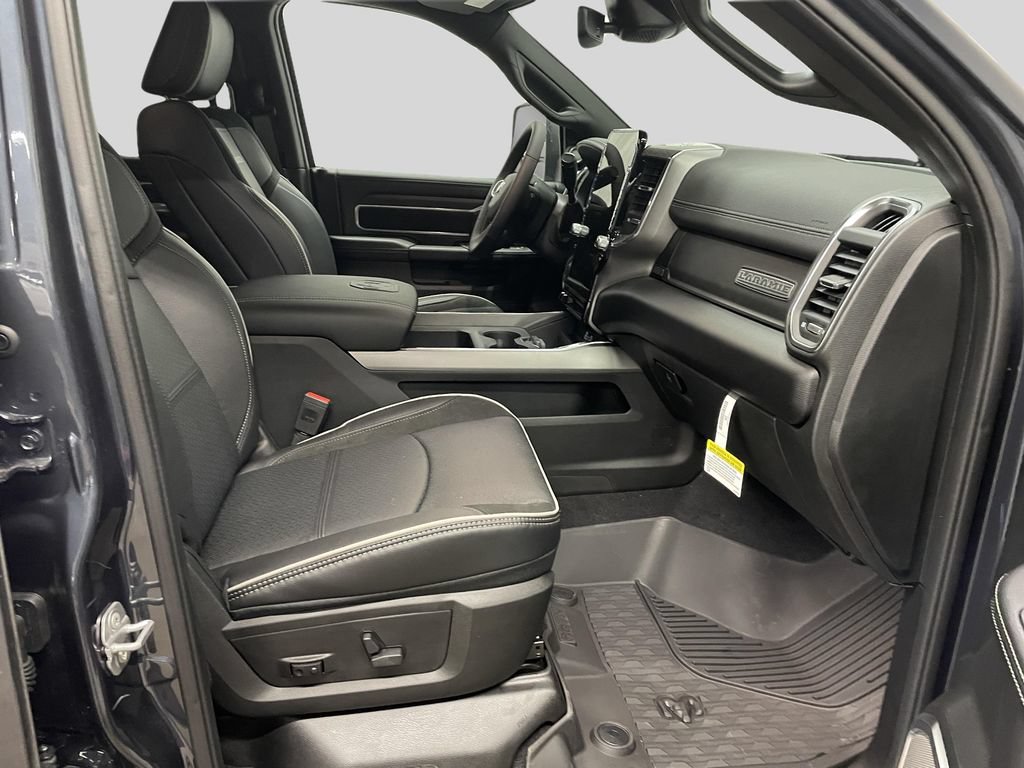 New 2026 RAM 2500 Laramie AWD/4WD image 10