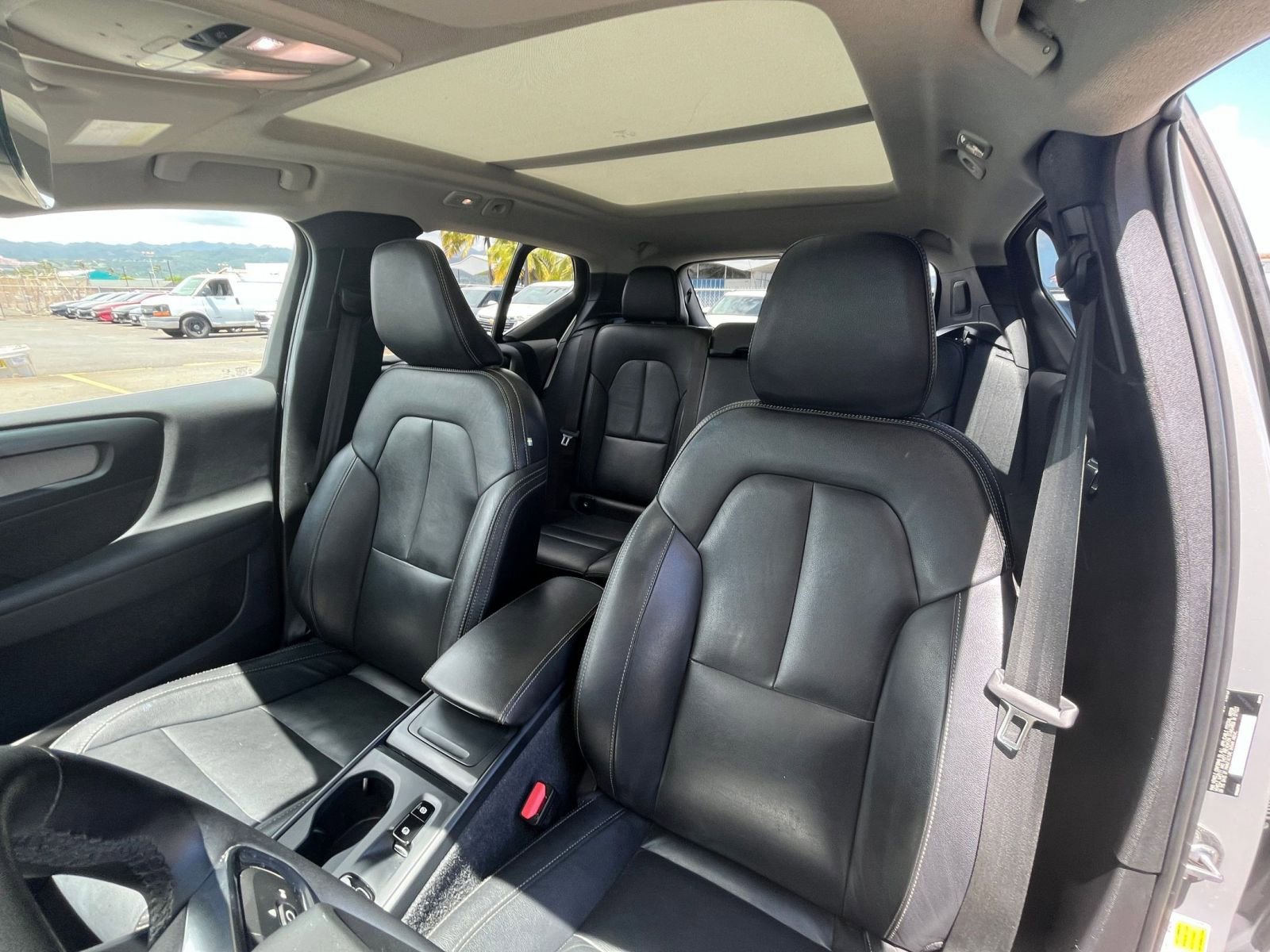 Used 2024 Volvo XC40 B5 Core AWD/4WD image 38