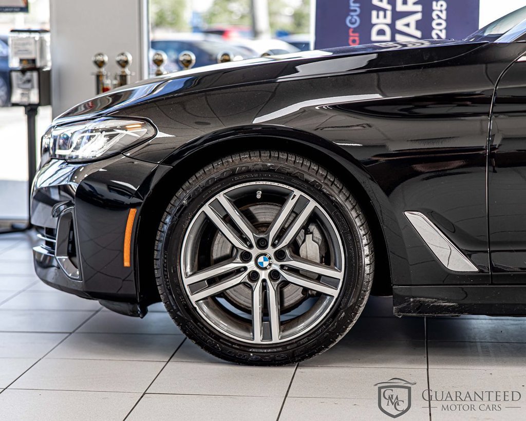 Used 2023 BMW 530i xDrive w/ Premium Package AWD/4WD image 7