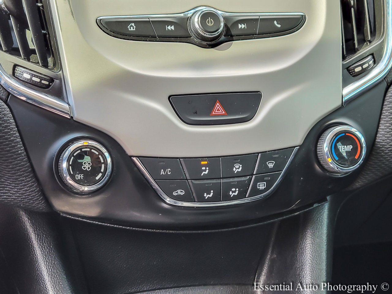 Used 2018 Chevrolet Cruze LS FWD image 16