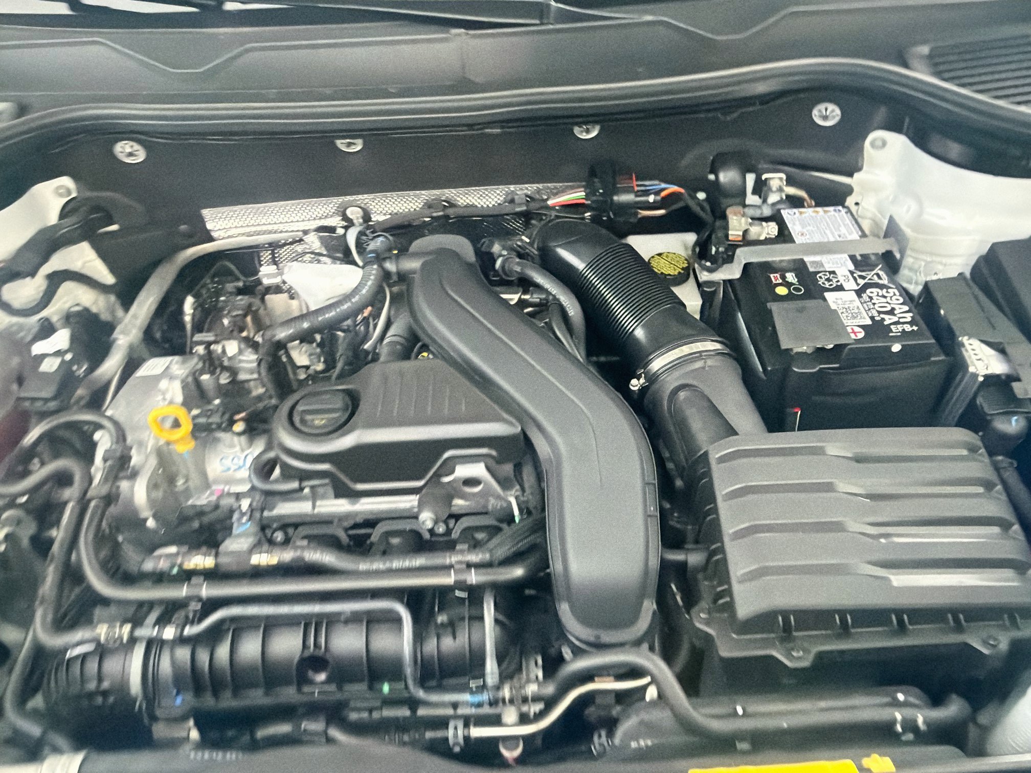 New 2026 Volkswagen Taos SE FWD image 24