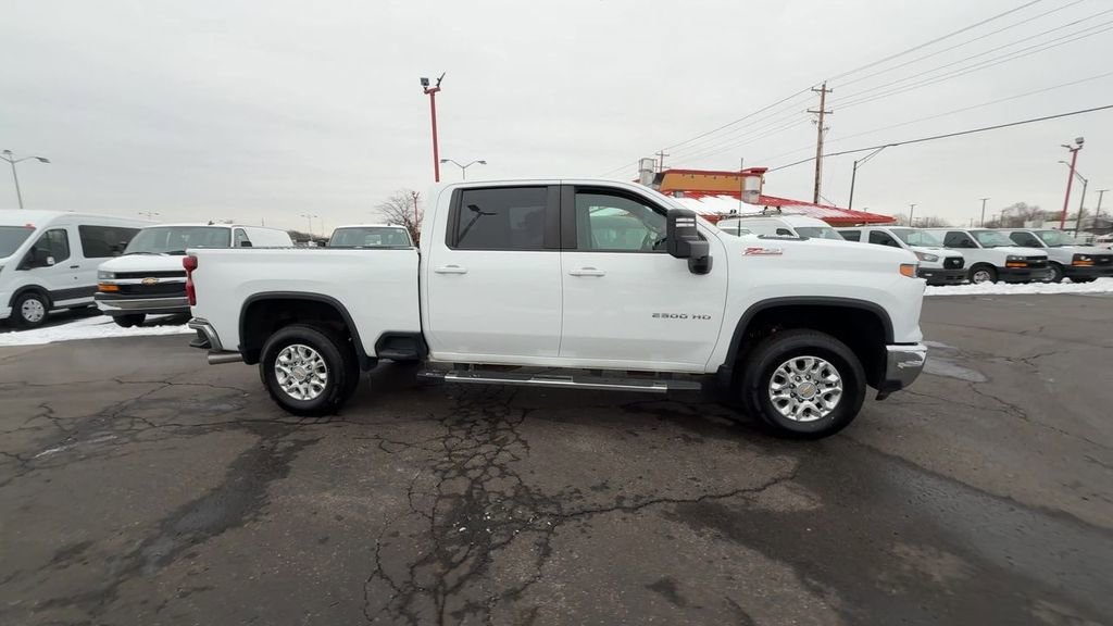 Used 2024 Chevrolet Silverado 2500 LT image 9