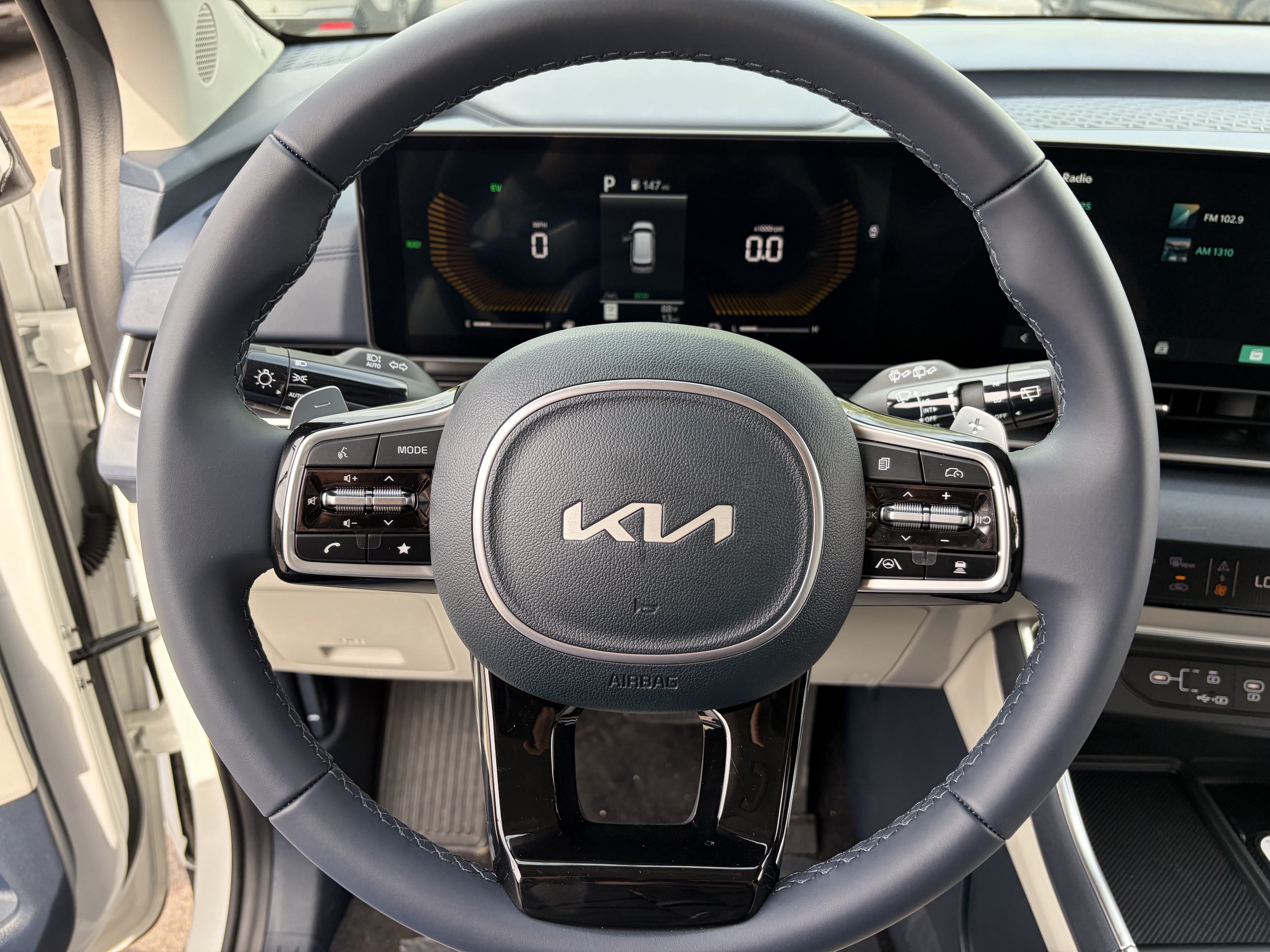New 2026 Kia Carnival EX FWD image 21