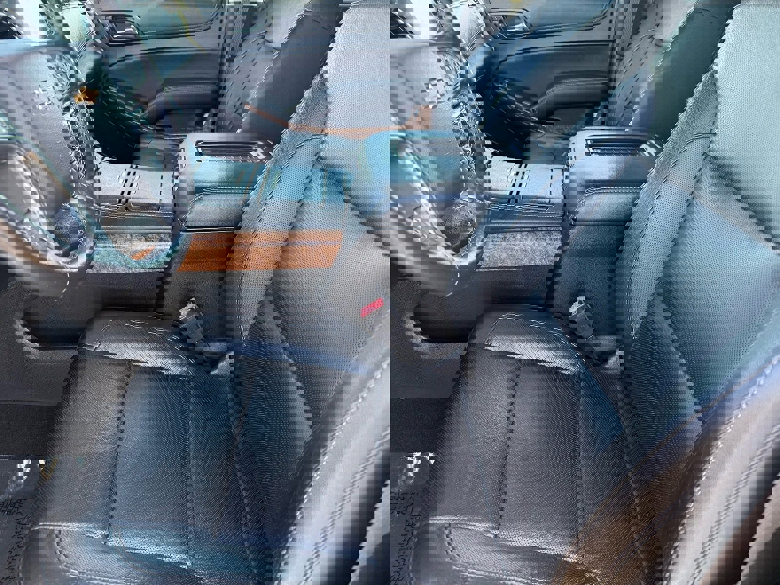 Used 2018 Chevrolet Suburban Premier image 14