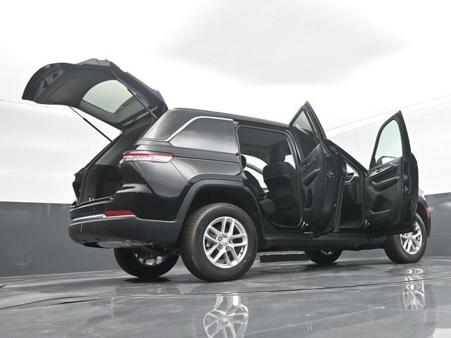 Used 2024 Jeep Grand Cherokee Laredo X AWD/4WD image 69