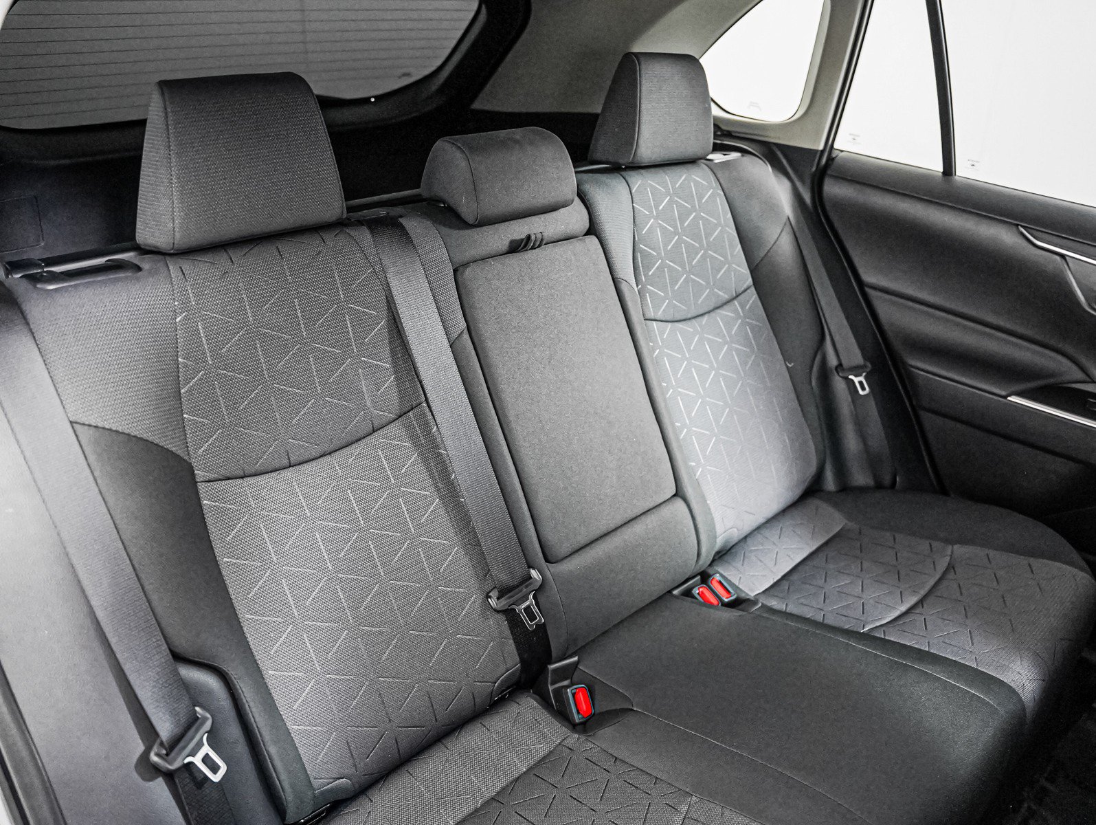 Used 2025 Toyota RAV4 XLE w/ Convenience Package FWD image 10