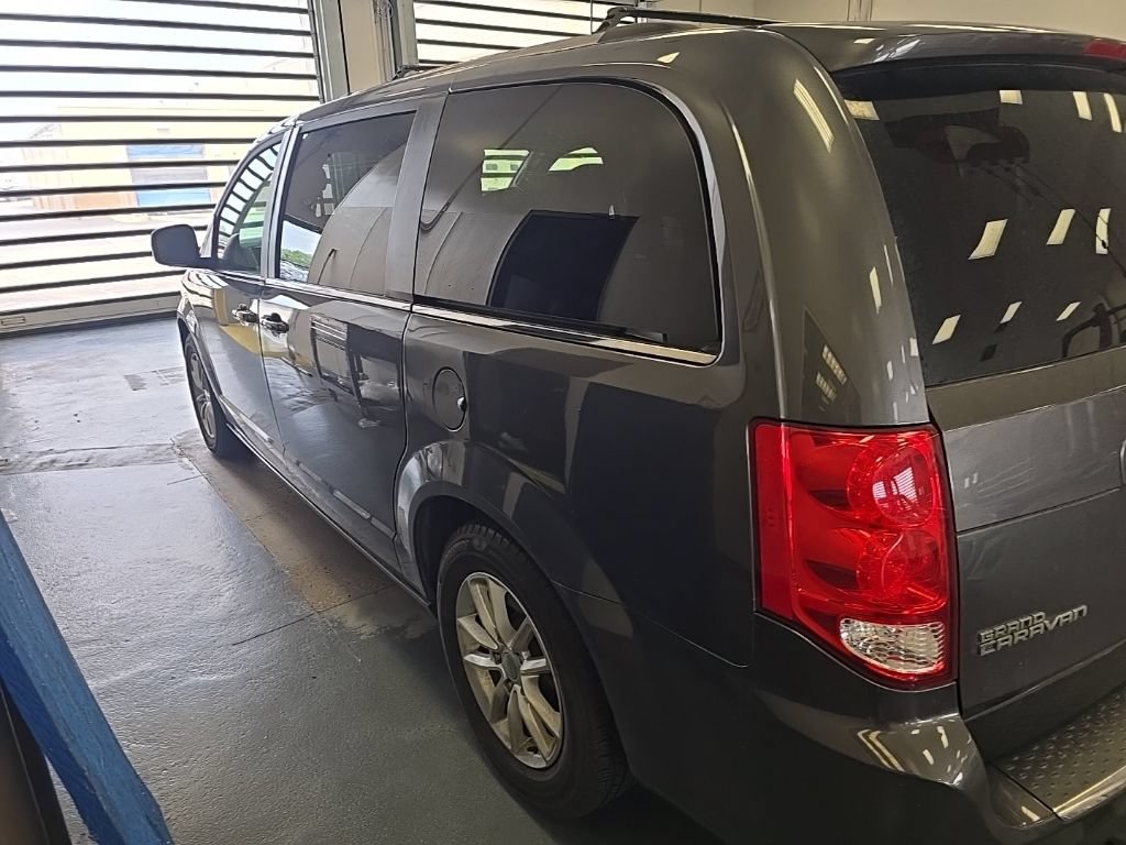 Used 2019 Dodge Grand Caravan SXT FWD image 4