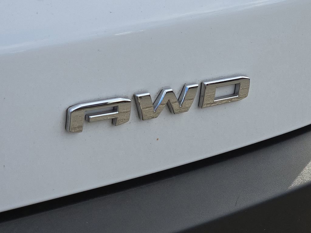 Used 2023 GMC Acadia SLE image 35