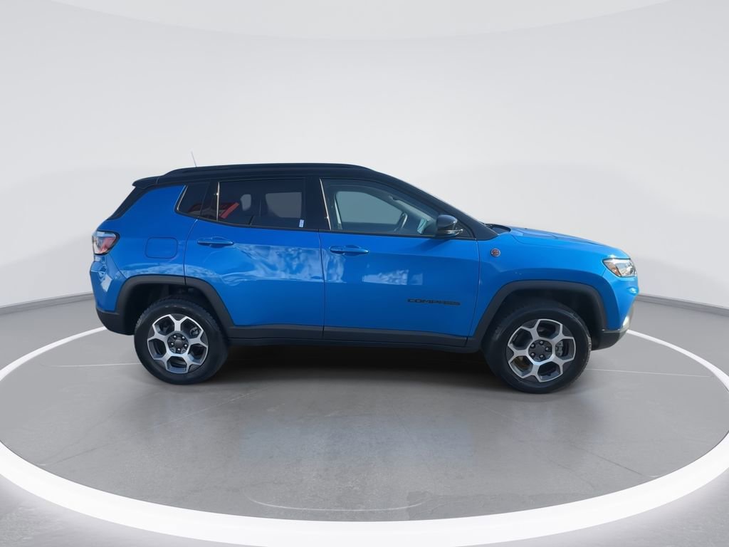 Used 2022 Jeep Compass Trailhawk w/ Trailhawk Convenience Group AWD/4WD image 9