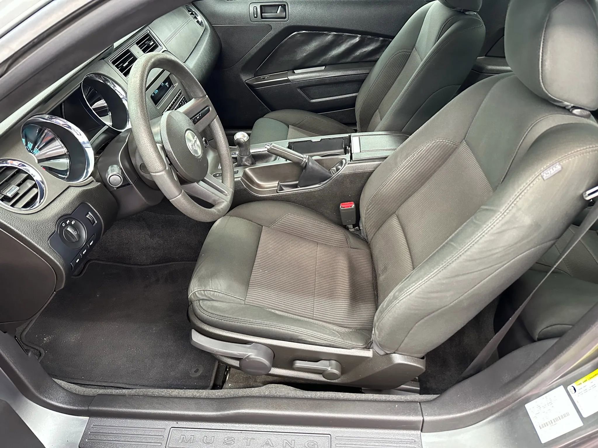 Used 2011 Ford Mustang Coupe image 11