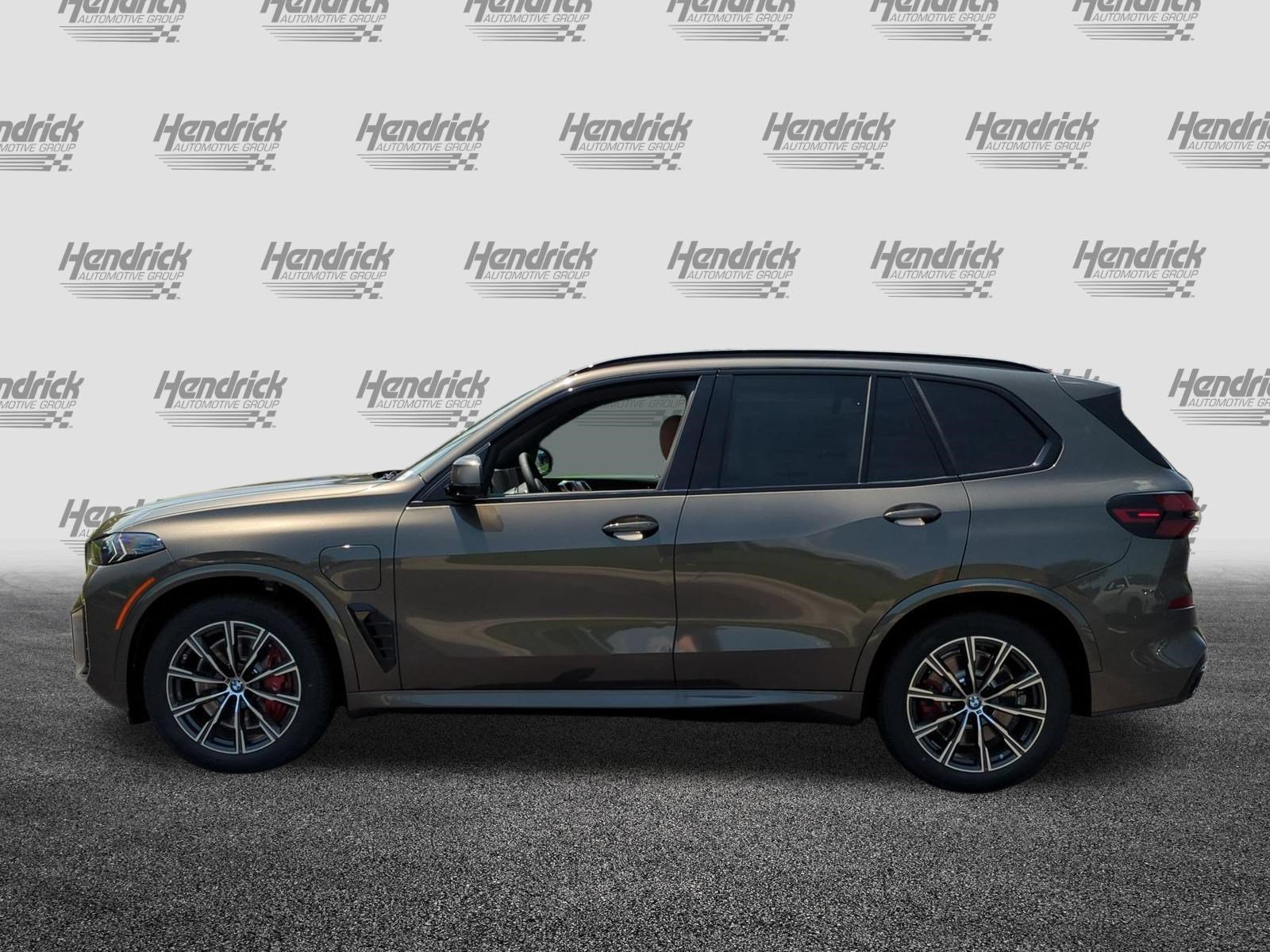 New 2026 BMW X5 xDrive50e w/ M Sport Package AWD/4WD image 7