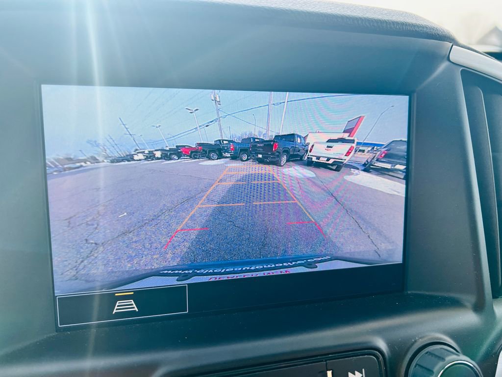 Used 2024 GMC Terrain SLE w/ Driver Convenience Package image 30