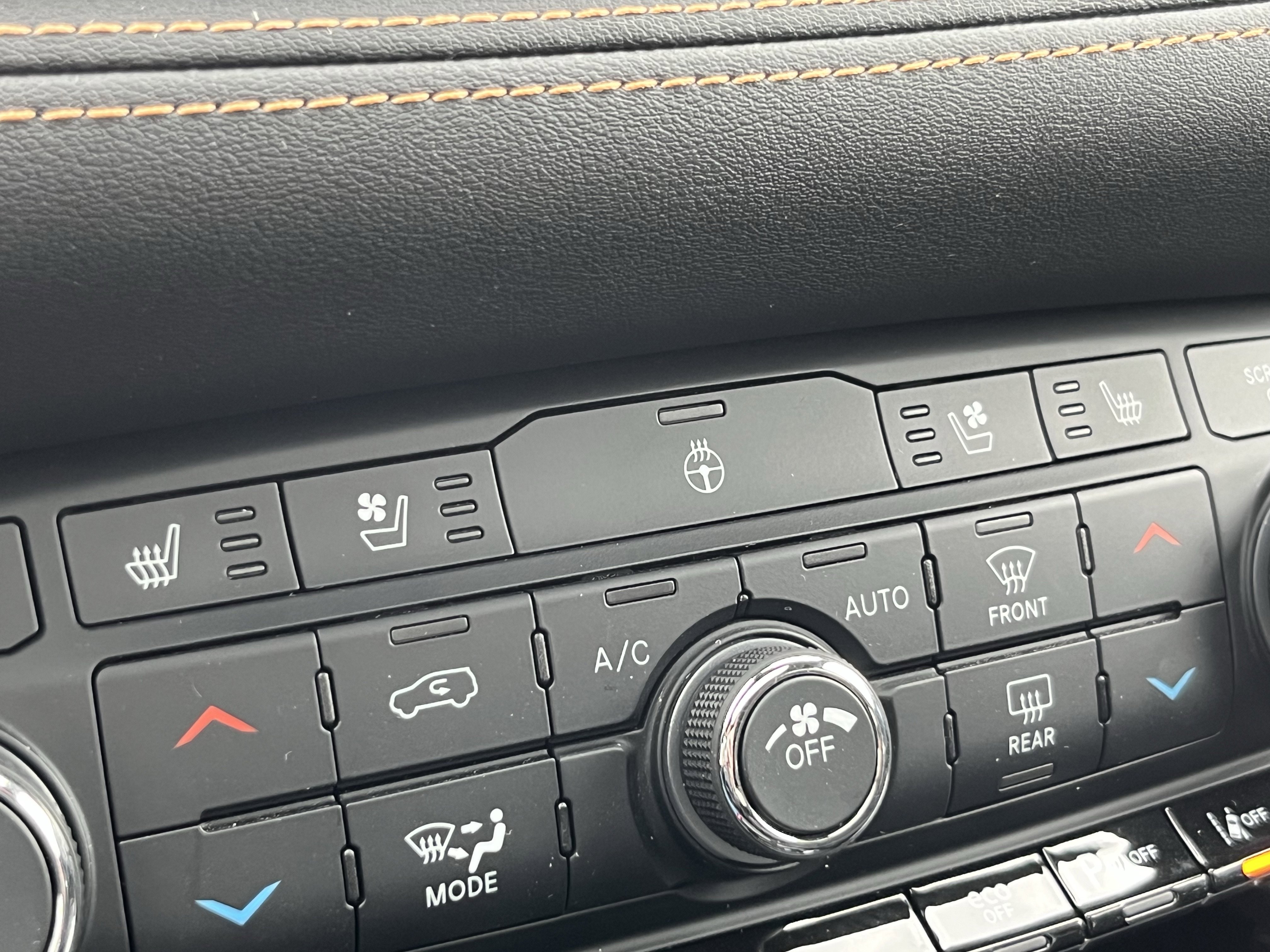 Used 2025 Dodge Durango R/T AWD/4WD image 38