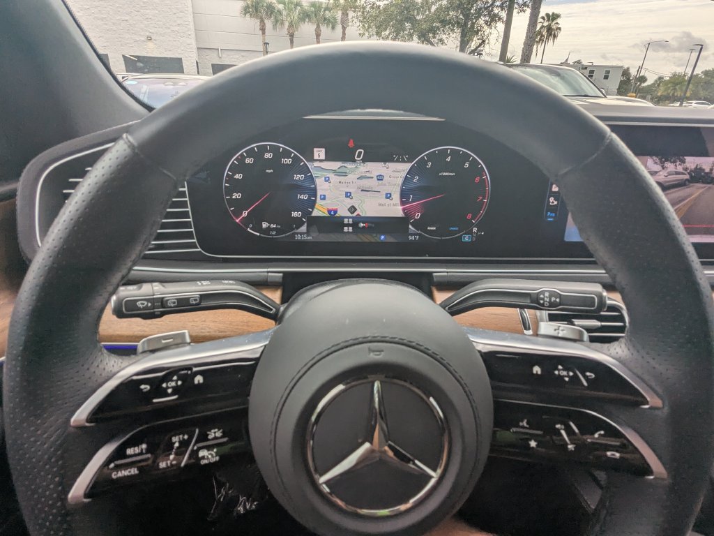 Used 2025 Mercedes-Benz GLS 450 4MATIC w/ AMG Line Exterior image 14