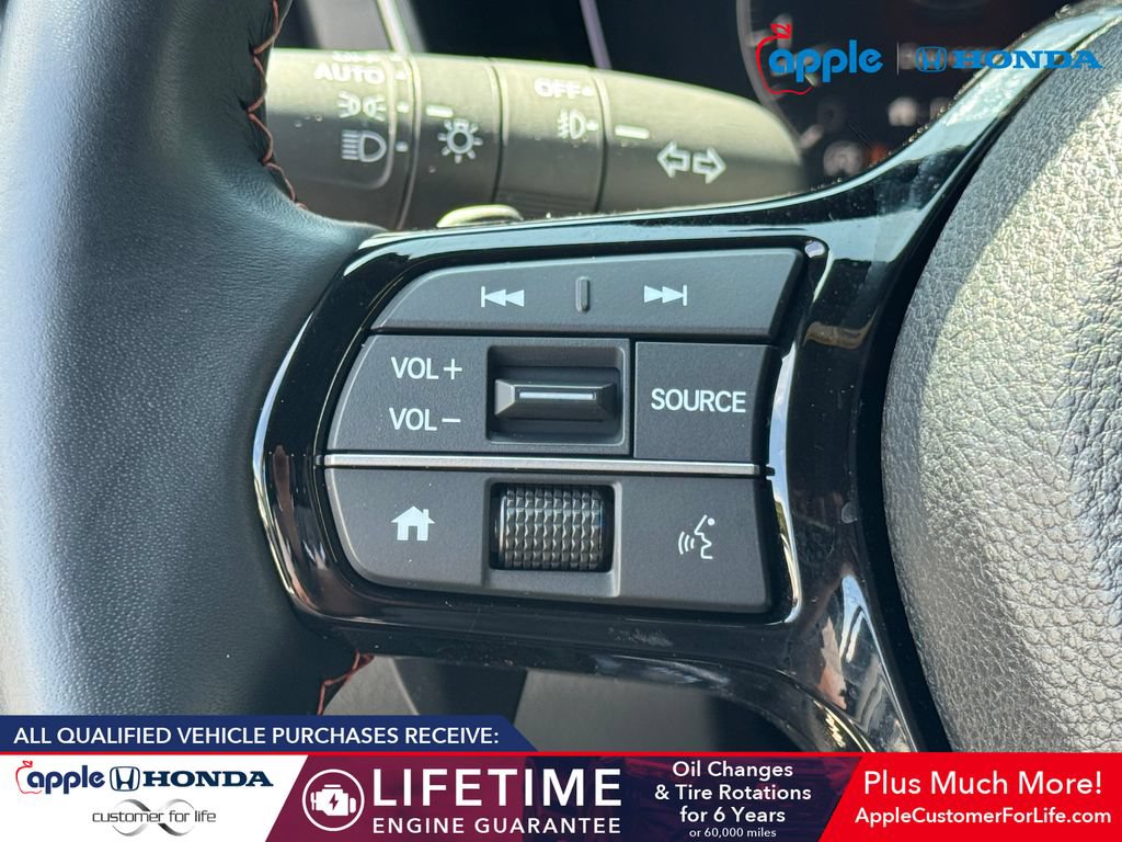 Used 2025 Honda Pilot Sport image 24