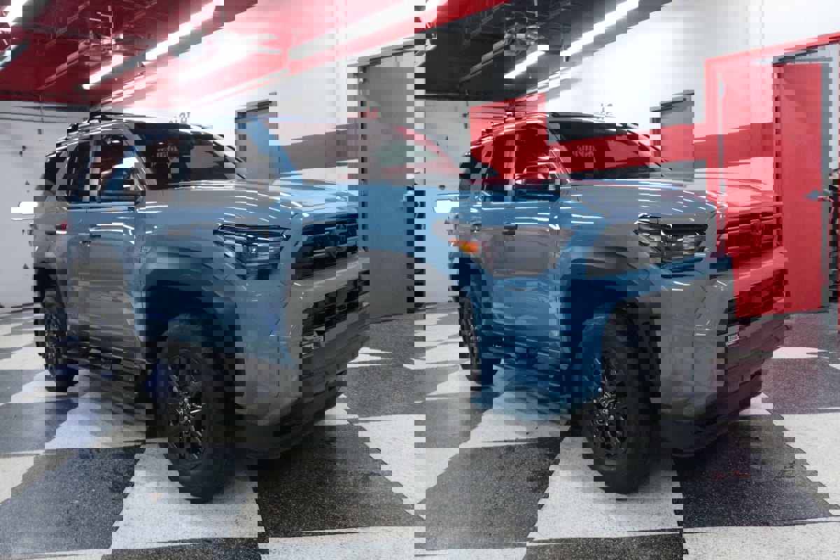 Used 2026 Toyota 4Runner SR5 image 2