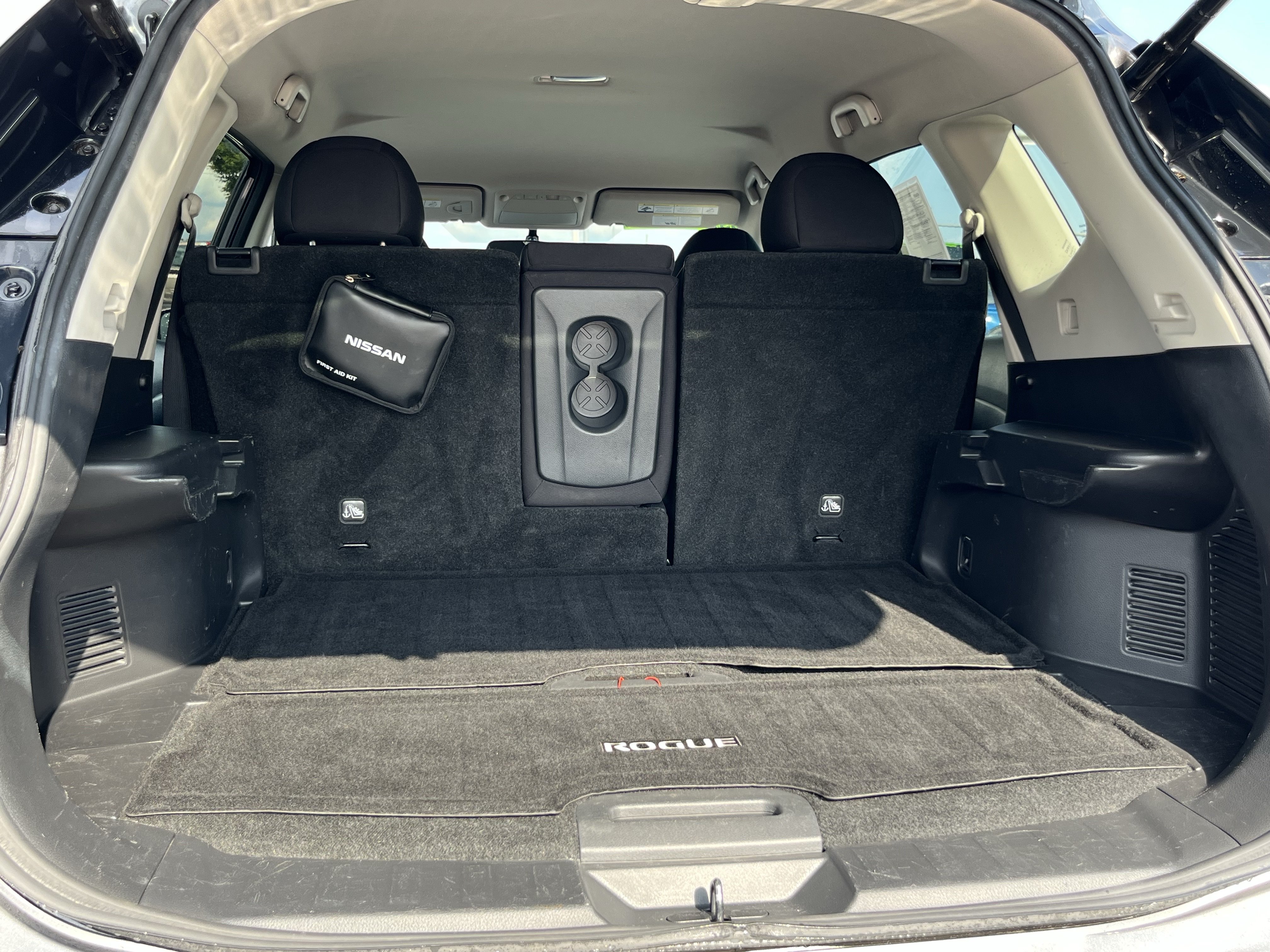 Used 2018 Nissan Rogue SV w/ Premium Package AWD/4WD image 7