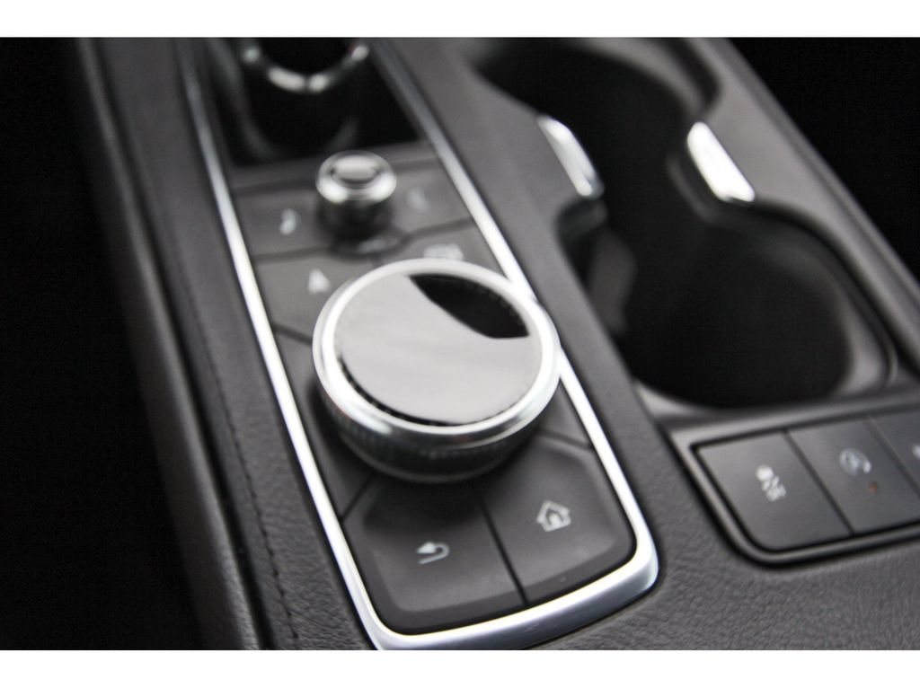 Used 2025 Cadillac XT4 Premium Luxury FWD image 25