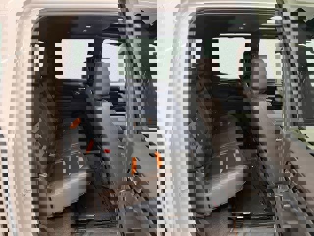 Used 2024 GMC Sierra 1500 AT4 w/ Technology Package image 9