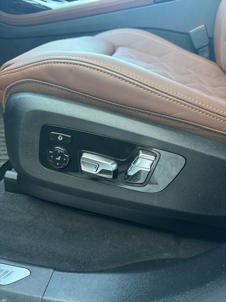 Used 2026 BMW X7 xDrive40i image 44