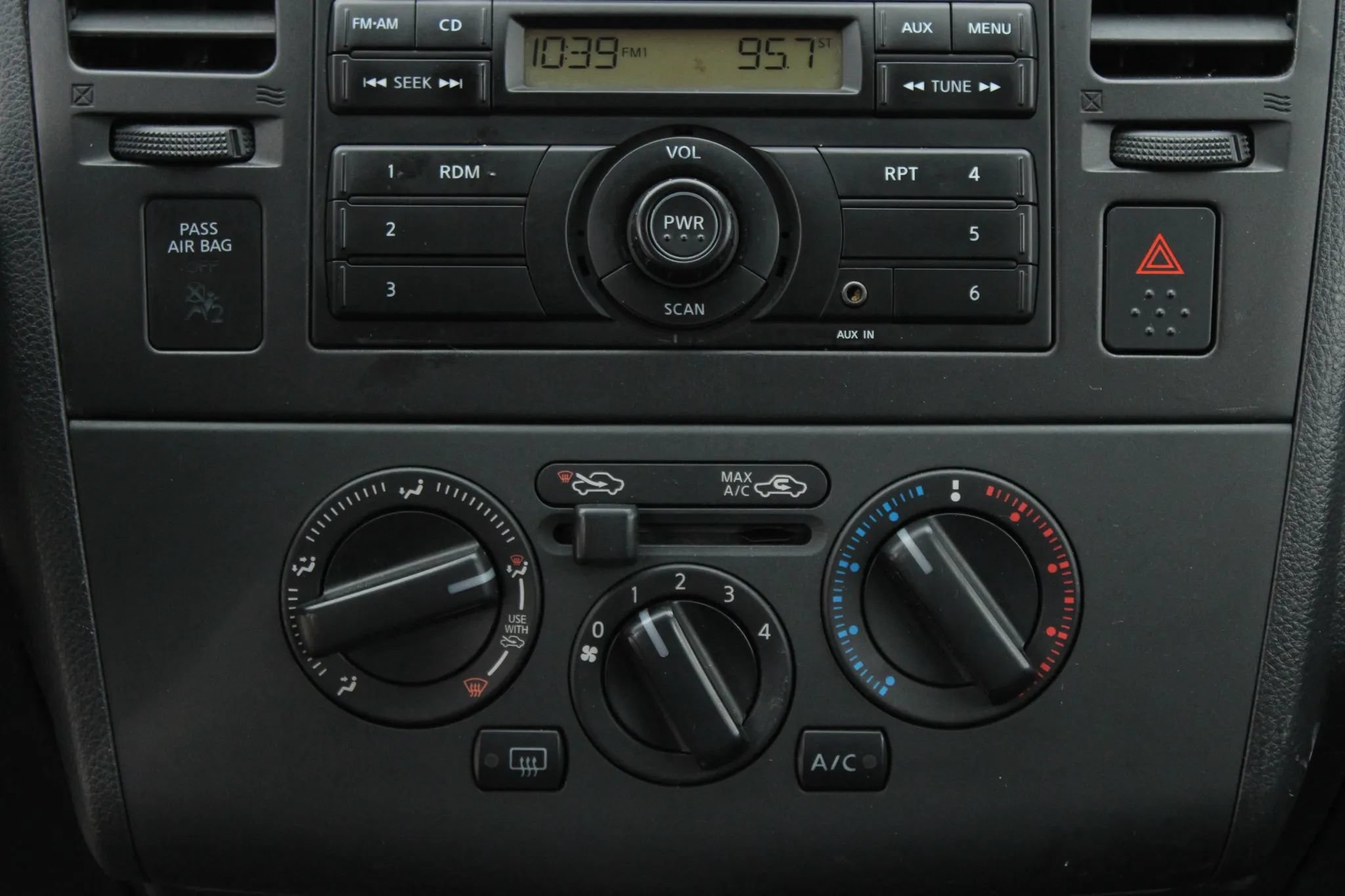 Used 2012 Nissan Versa 1.8 S w/ Plus Pkg FWD image 19