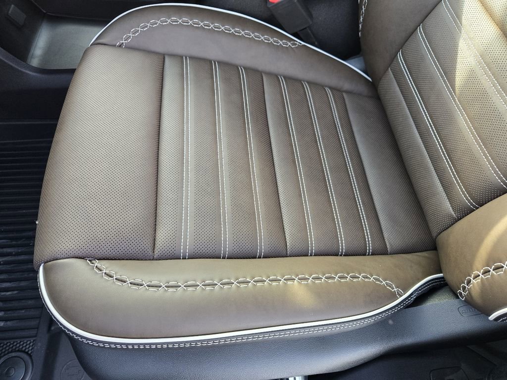 New 2026 GMC Acadia Denali Ultimate w/ LPO, Floor Liner Package AWD/4WD image 16
