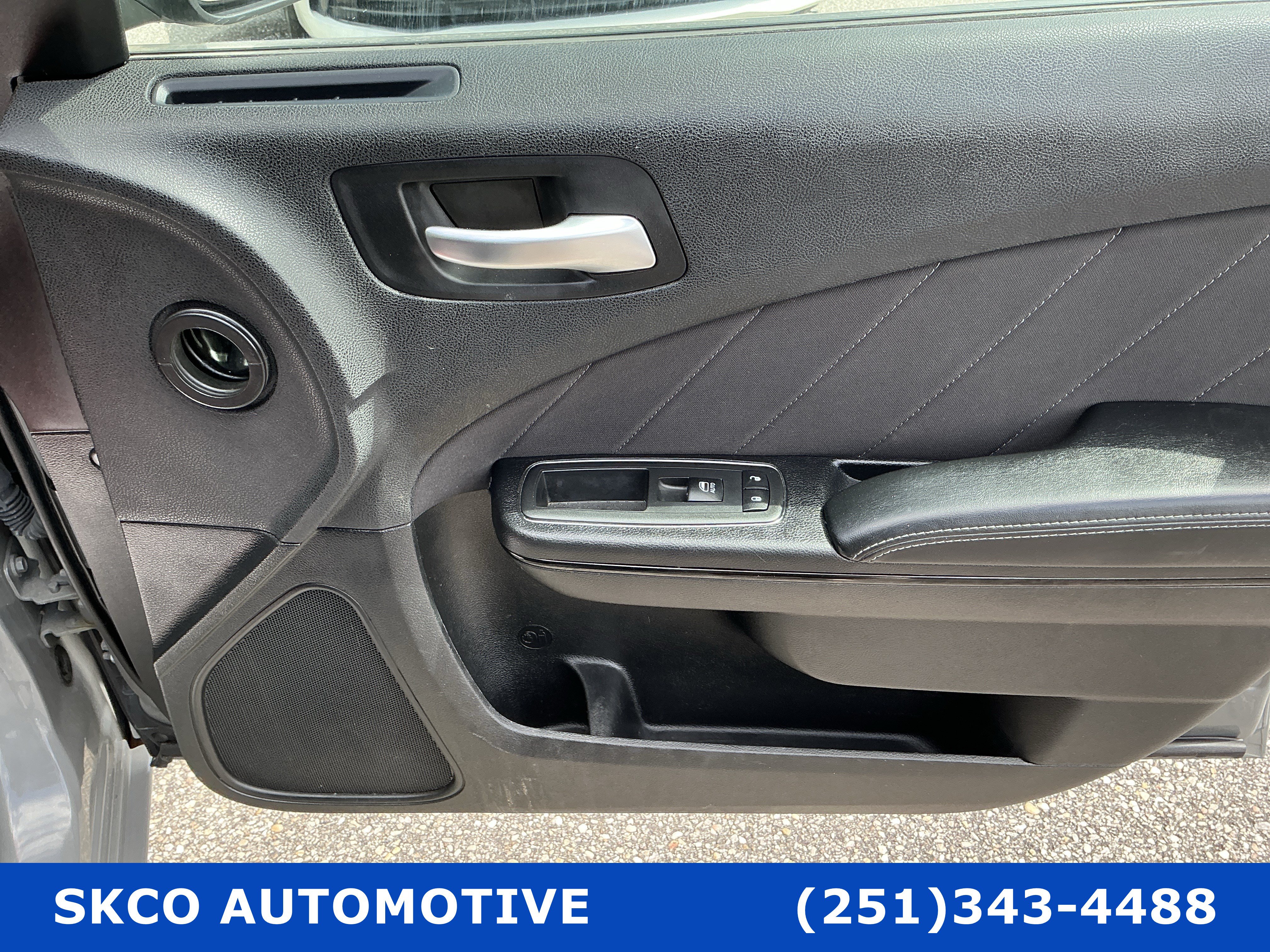 Used 2019 Dodge Charger SXT w/ Plus Group RWD image 12