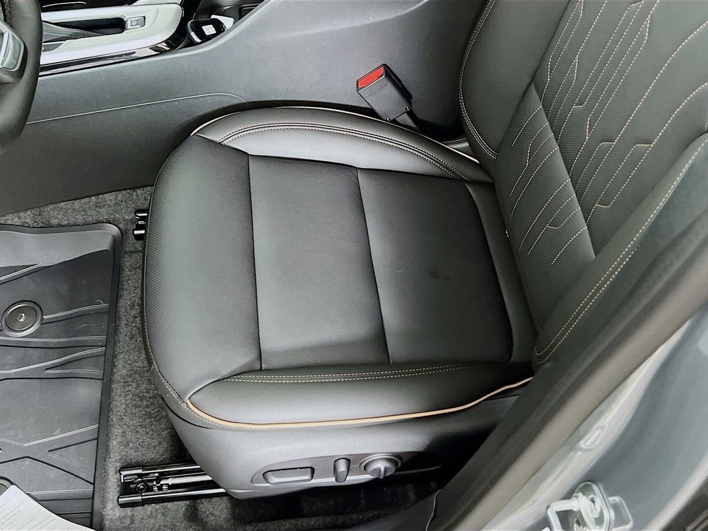 New 2025 Buick Envista Avenir image 15
